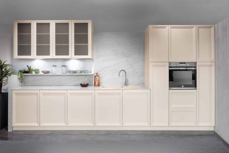 LACQUER LYON PERGAMON MATE